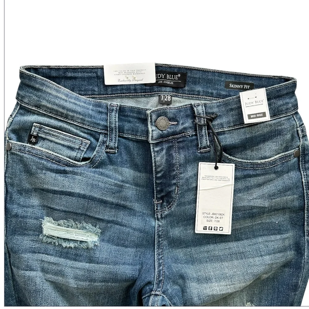 JUDY BLUE Women’s Mid Rise Skinny Fit Jeans Exclusive Modern Distressed 7/28 NWT